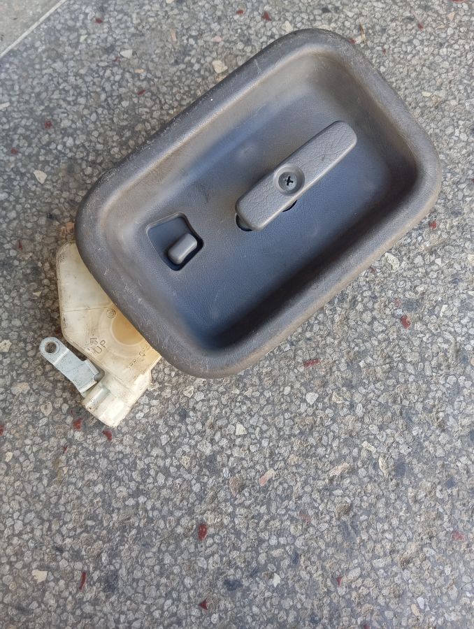 BACKDOOR INNER HANDLE IMG 3