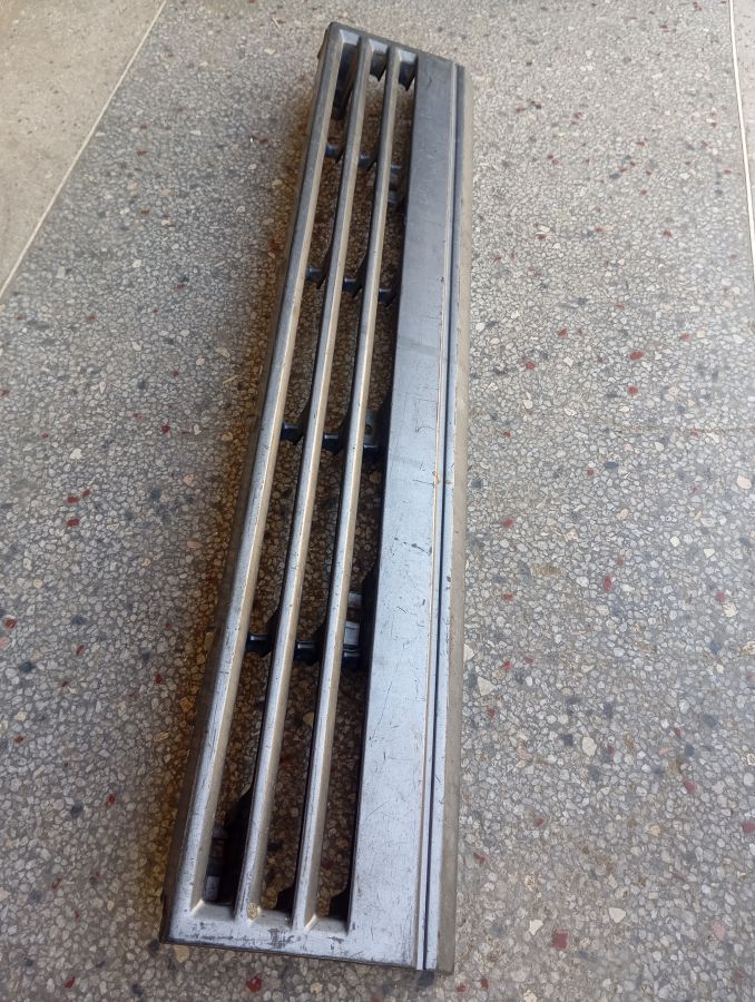 GRILLE ASSEMBLY, FRONT, GILI NISSAN MBELE (CHROME/MATTE), FRONT GRILLE NISSAN E24 TD 27 QD 32 C.G IMG 3