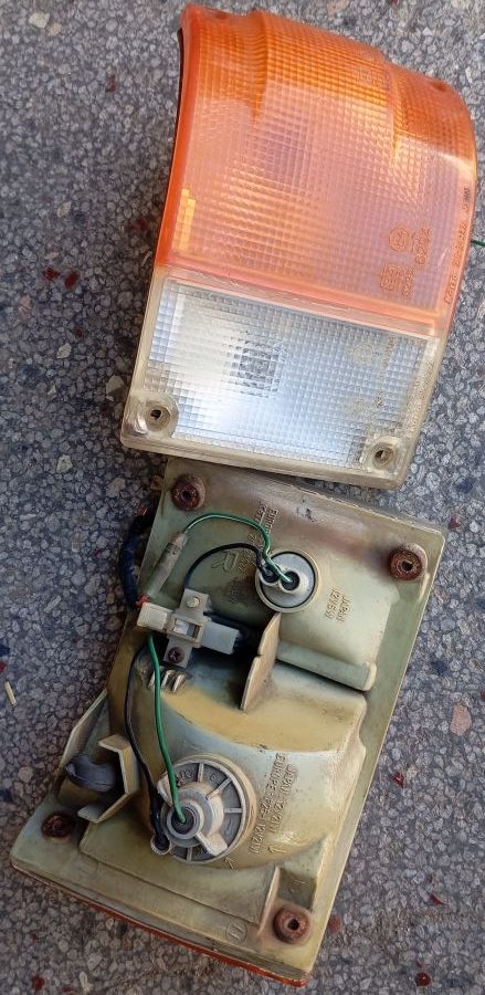 FRONT CORNER LAMP, TAA YA KONA INDICATOR YA MBELE, CORNER LIGHT YA E24 TD 27 QD 32 CL. E24 IMG 2 Rotated