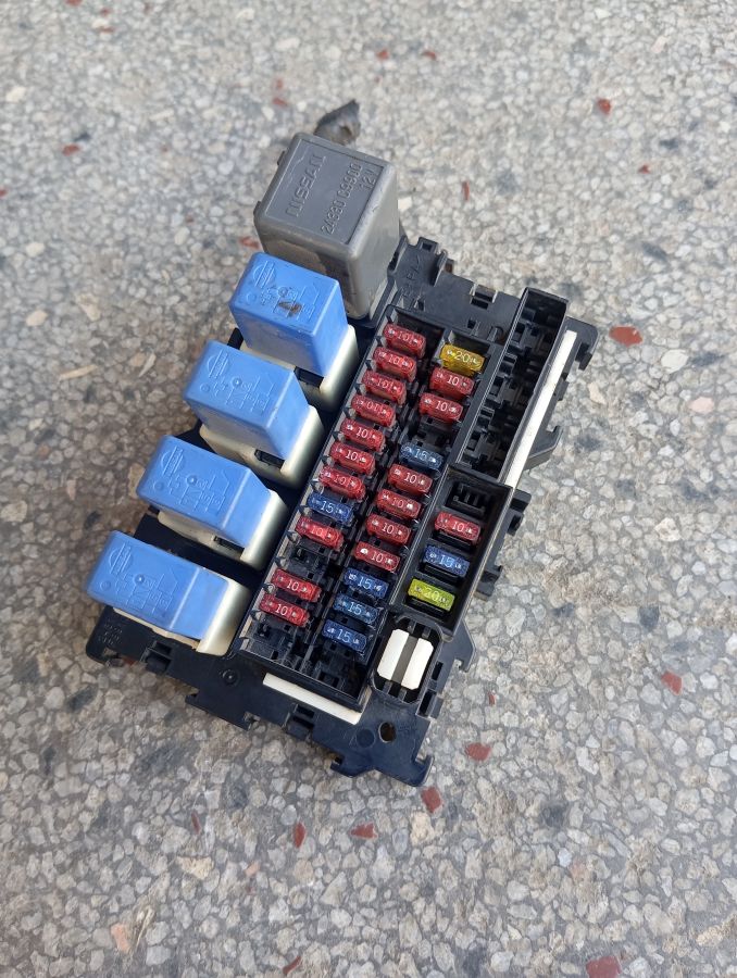 FUSEBOX FRONT E25 ZD30 Img 1