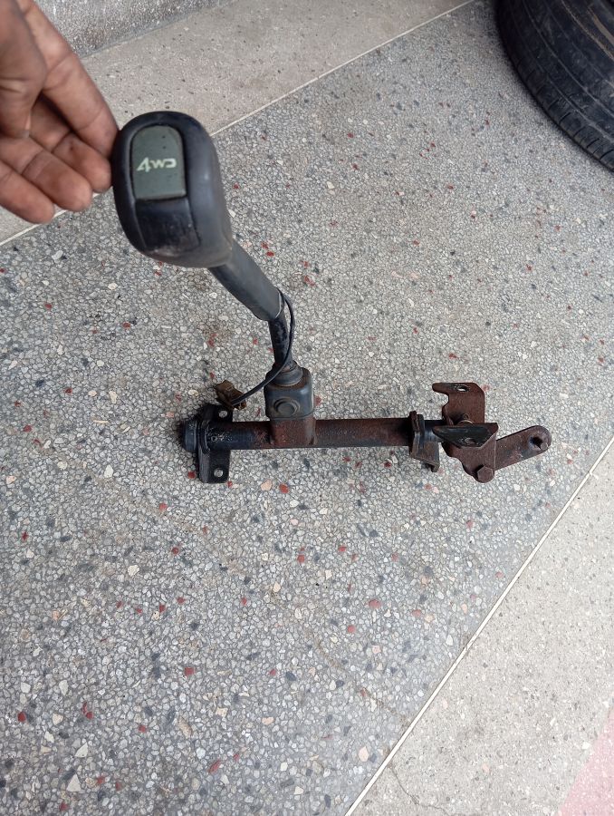 GEARLEVER 4WD IMG 1