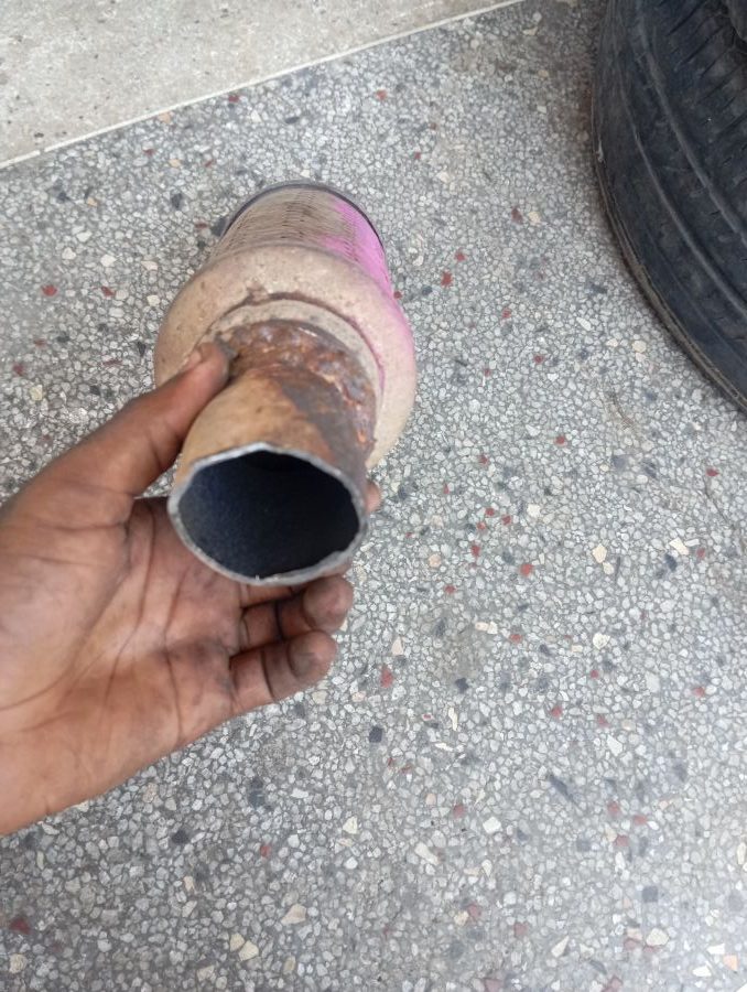 EXHAUST CENTER TUBE ASSEMBLY, BOMBA LA KATIKATI LA MOSHI,MAFLA , EXHAUST MUFFLER NISSAN CARAVAN E24 TD27 QD32 MUFFLER E24 IMG 2 Rotated