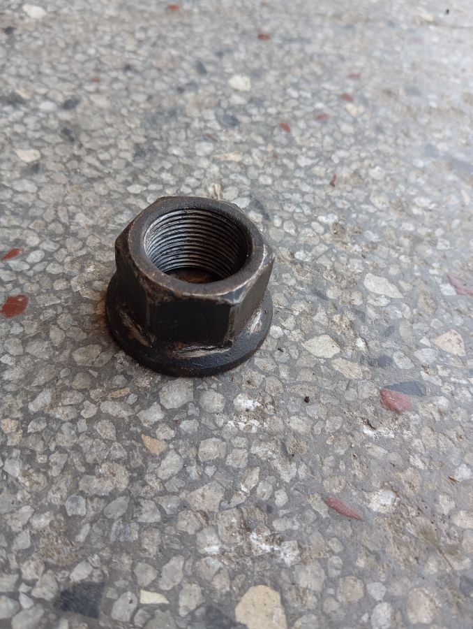 NUT HUB 4WD E25 IMG 1