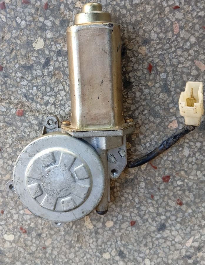 MOTOR ASSEMBLY, REGULATOR , MOTA NISSAN KUPANDISHA KIOO NISSAN E24 TD 27 QD 32 WIPER MOTOR LH IMG 2 Rotated