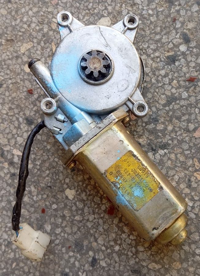 WIPER MOTOR RH IMG 2 Rotated