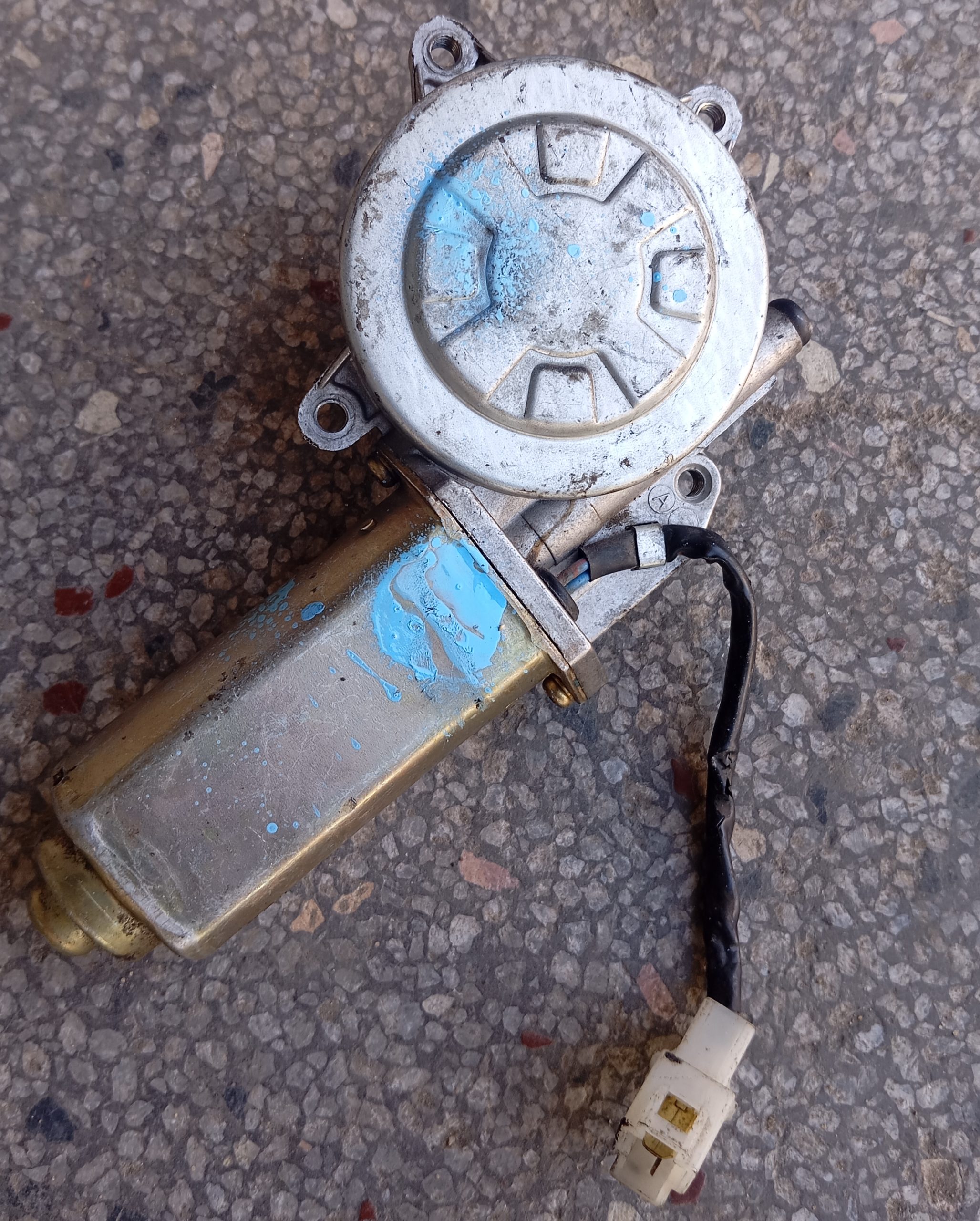 MOTOR ASSEMBLY, REGULATOR , MOTA NISSAN KUPANDISHA KIOO NISSAN E24 TD 27 QD 32 WIPER MOTOR RH IMG 3 Scaled