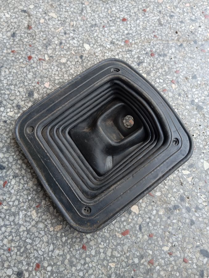 Gearlever Dust Cover IMG 2